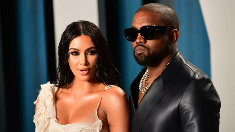 Kanye West compra casa frente a la mansión de Kim Kardashian