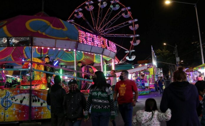 CdMx Juego mecánico se descarrila en Romería Navideña de Buenavista