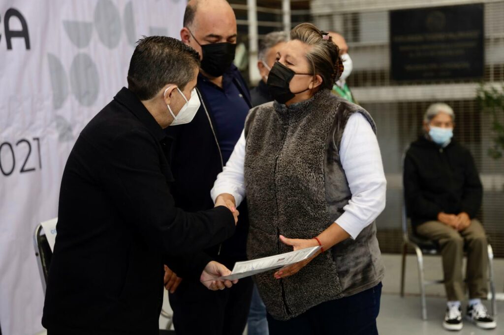 Brinda Coyoacán certeza jurídica a locatarios de mercados