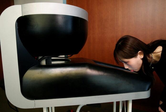 ¡Increíble! Crean una pantalla para lamer que recrea sabores de alimentos