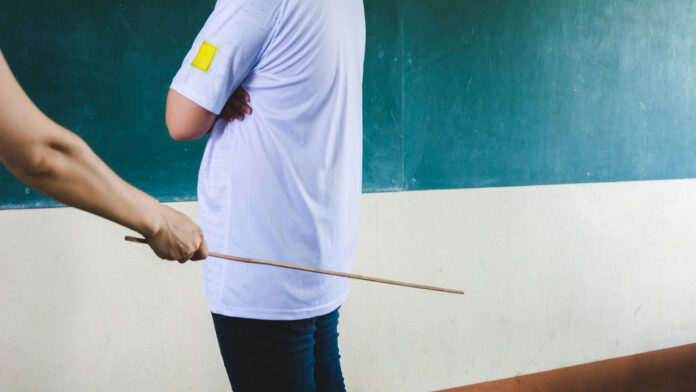 Video: Rectora recibirá sanción por amonestar con violencia a sus alumnos