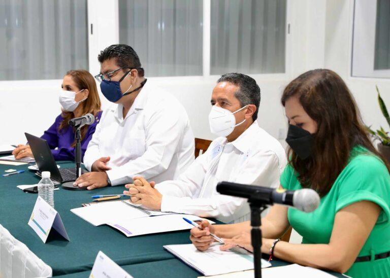 Refrenda Carlos Joaquín su compromiso de mejorar el nivel de vida en Quintana Roo