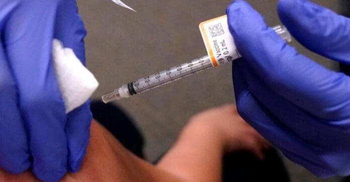 En Europa han recomendado que se apruebe el uso de la vacuna Novavax contra el Covid-19; es segura y eficaz, según estudios. Foto: EFE