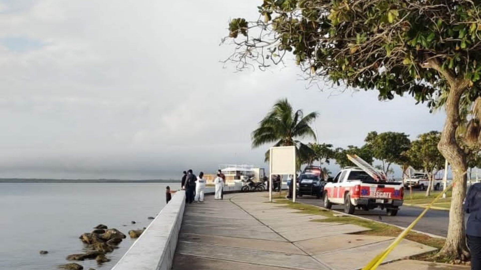 Encuentran cuerpo de un hombre flotando en la Bahía de Chetumal