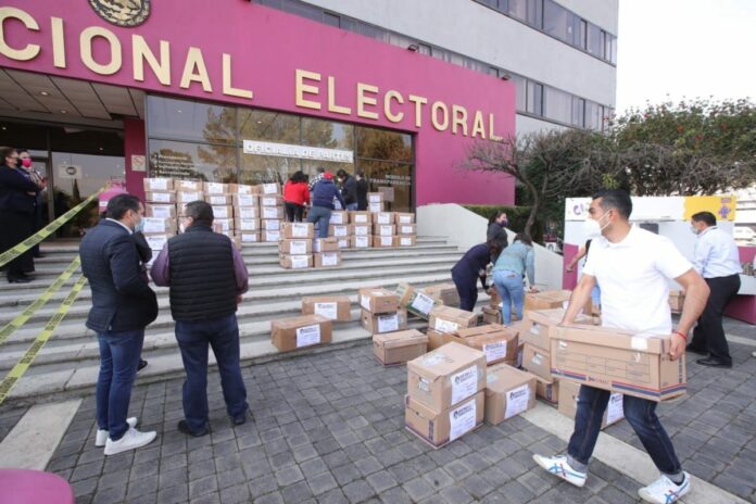 INE cancela 600 auxiliares para Revocación de Mandato