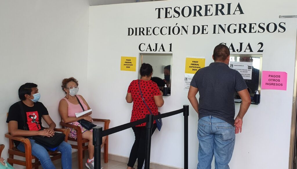 Beneficia gobierno de Puerto Morelos a adultos mayores con descuentos en el pago de predial 