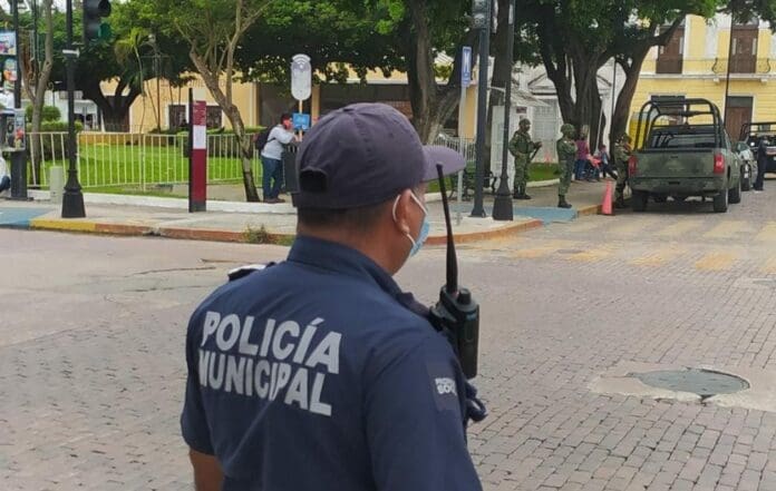 En redes sociales denunciaron un nuevo abuso cometido por la Policía de Mérida, cuyos elementos se saben intocables. ¿Hasta cuándo? Foto: Policía de Mérida