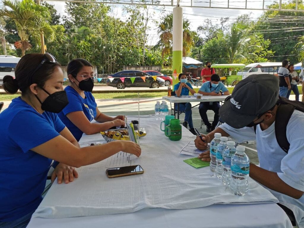 Organiza gobierno de Puerto Morelos Feria del Empleo en Leona Vicario 