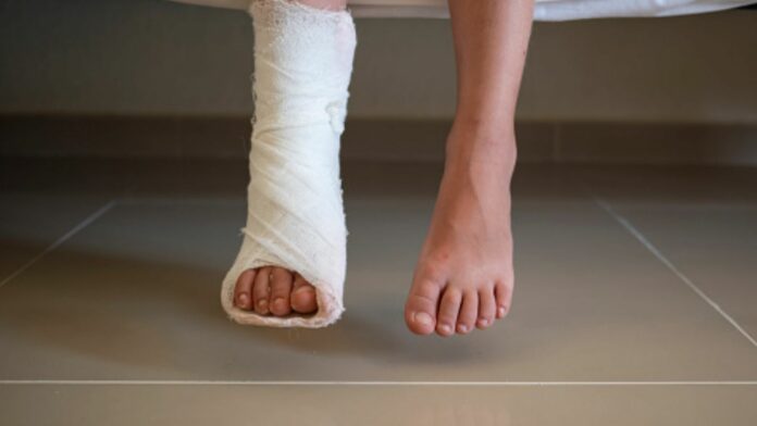 Un hecho homofóbico vivió un bailarín argentino por parte de sus vecinos, quienes le fracturaron una pierna durante un ataque homofóbico.