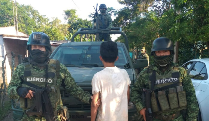 Detiene SEDENA a ‘niño sicario’ en Huimanguillo