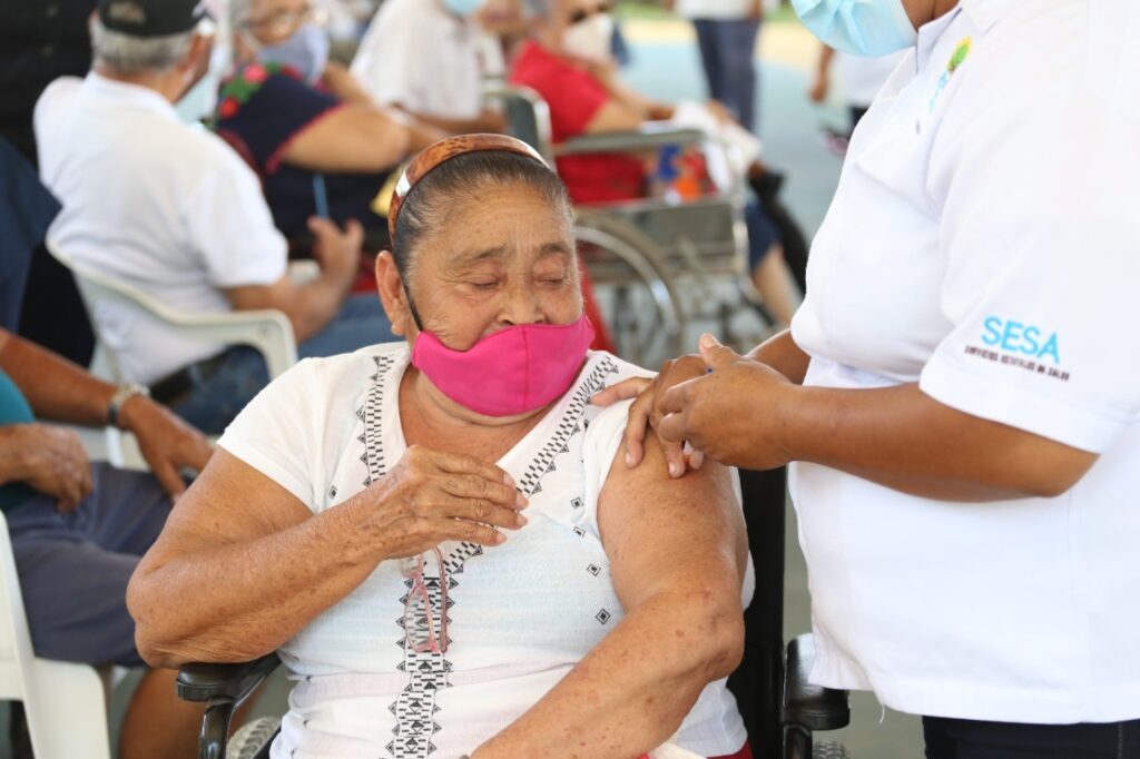 Inició la aplicación de la tercera dosis de vacunas contra la Covid-19 en Quintana Roo 