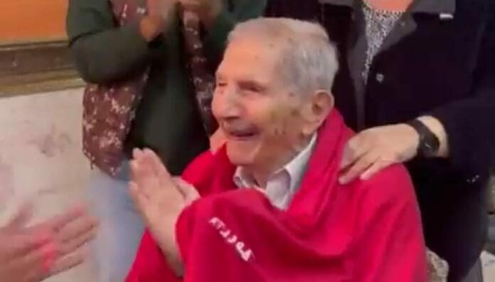 El Atlas tardó 70 años en volver a ser campeón; hay algunos aficionados que esperaron cada día por esta alegria que viven hoy. Foto: Captura de video