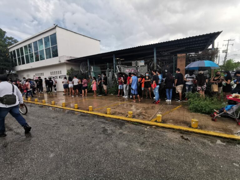 Inicia vacunación contra el COVID-19 para menores sanos en Cancún