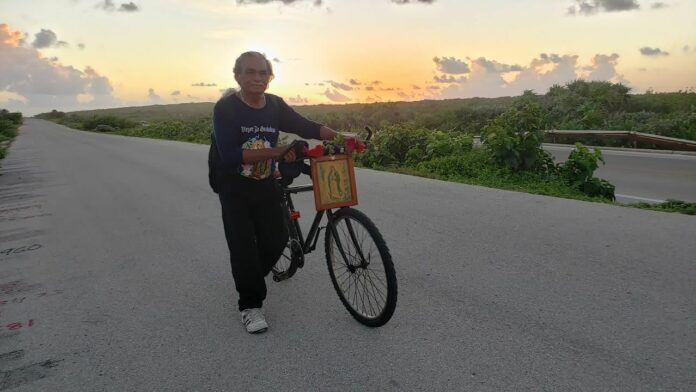 Antorchista recorre Cozumel desde hace 16 años
