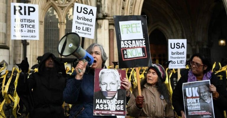 El Tribunal Superior de Londres ha orddenado la extradición de Julian Assange a los Estados Unidos; aún no hay una fecha exacta. Foto: EFE