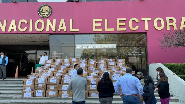 Revocación de mandato: Encuentra INE firmas de muertos