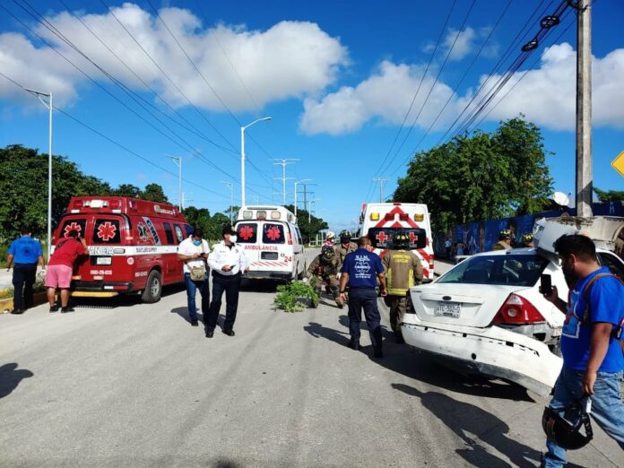 Choque vehicular en Cancún d