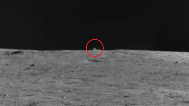 El 'rover' chino Yutu-2 detecta una "cabaña misteriosa" con forma de cubo en el horizonte de la cara oculta de la Luna