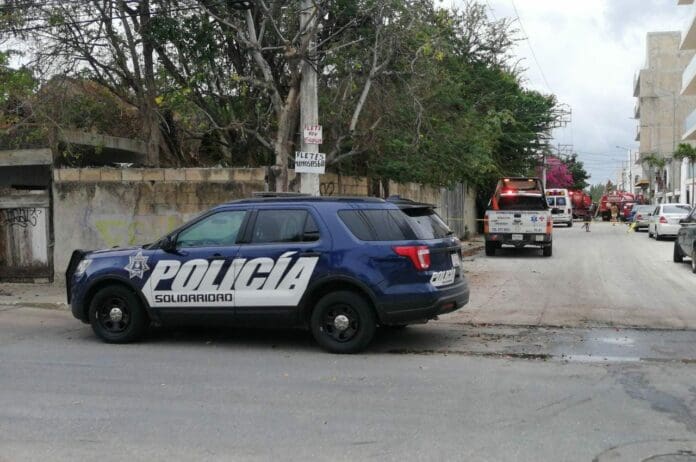 Un hombre de 68 años de edad fue asesinado a puñaladas en Playa del Carmen; fue su hijo quien descubrió el cadáver de su padre. Foto: SIM