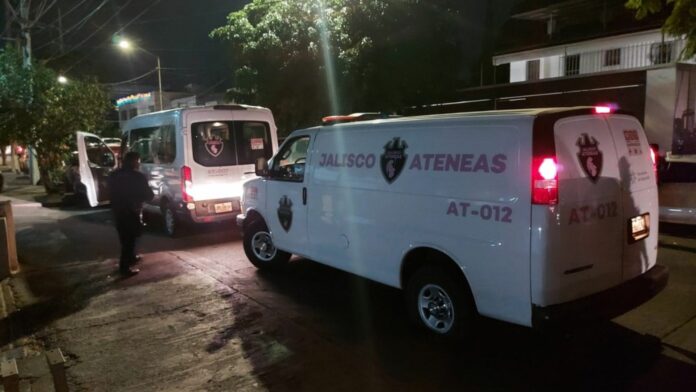 Rescatan a 20 menores guatemaltecos abandonados en una camioneta en Jalisco