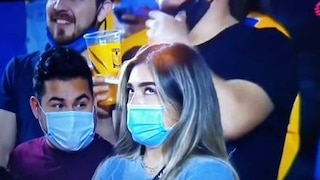 VIDEO: Intenta ligar en partido de Club Tigres; cámara capta hartazgo de ella y video se hace viral