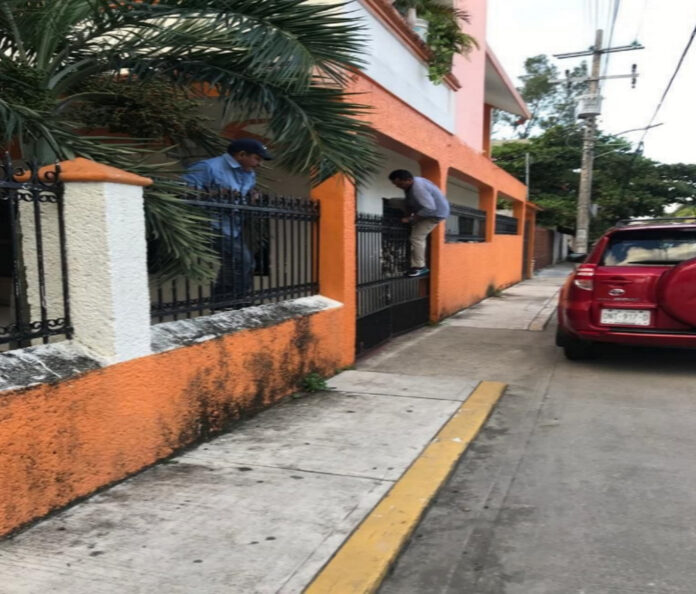 Quisieron entrar a una casa en Playa del Carmen