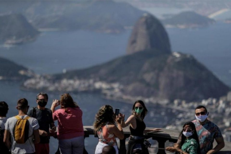 Suspenden fiesta de fin de año en Río de Janeiro tras llegada de Ómicron a Brasil