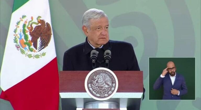 Anuncia AMLO aguinaldo completo para los burócratas