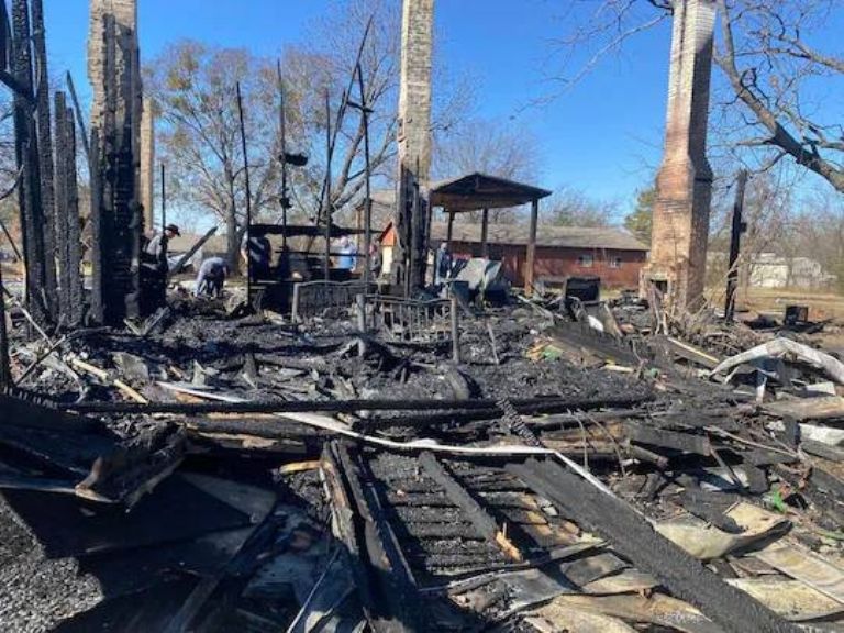 ¡Héroe! Niño de dos años salva a su familia de un incendio