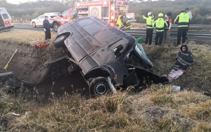 Doce peregrinos perdieron la vida tras volcadura de camioneta en Jalisco