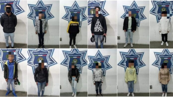 Arrestan a 12 menores de edad por entrar a un panteón para jugar ouija