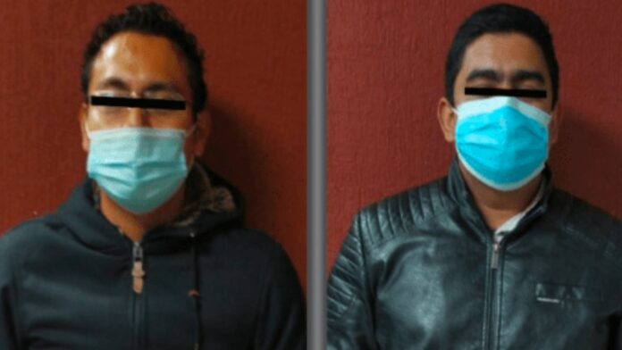 Detienen a dos policías en Edomex por irse de compras con tarjeta bancaria de detenido