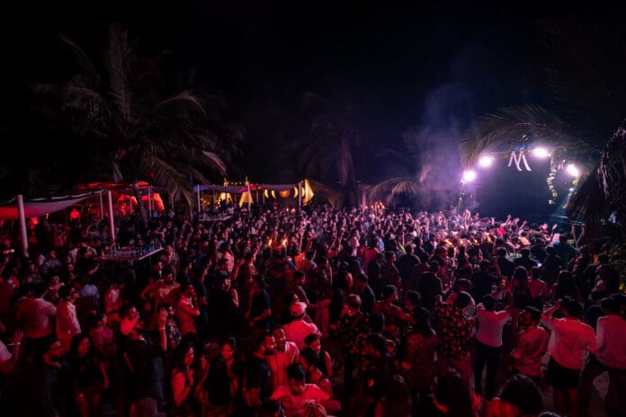 Fiestas masivas generaron 'picos' de Covid-19 comerciantes de Tulum