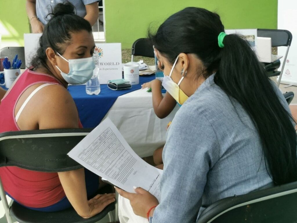 Gobierno de Puerto Morelos vincula a buscadores de empleo con empresas