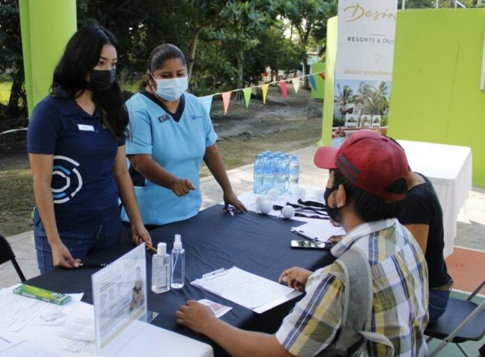 Gobierno de Puerto Morelos vincula a buscadores de empleo con empresas
