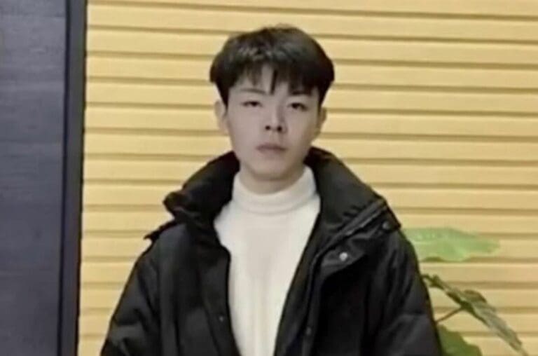 Adolescente vendido al nacer encuentra a sus padres biológicos y es rechazado por ellos