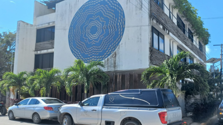 Pierde la vida norteamericano en lujoso condominio de Tulum