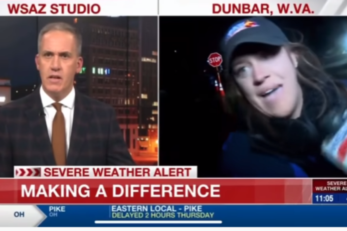 VIDEO: Reportera es arrollada durante transmisión en vivo y sigue informando