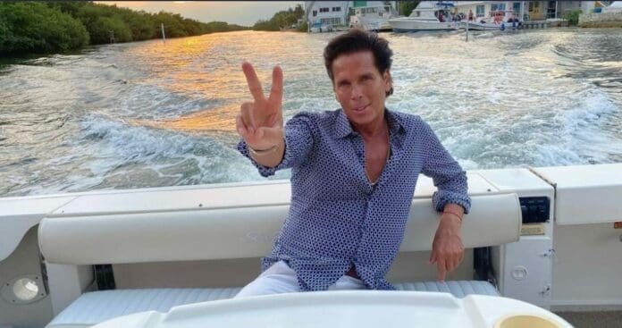 Roberto Palazuelos ha denunciado que su cuenta de WhatsApp fue hackeada. Dice que los responsables podrían ser sus adversarios. Foto: Redes sociales