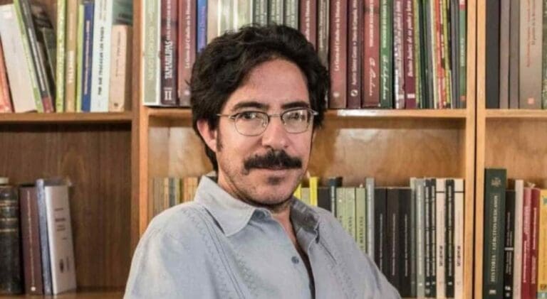 El historiador Pedro Salmerón fue propuesto como embajador en Panamá pese a que ha sido muchas veces señalado por acosar estudiantes. Foto: Redes sociales