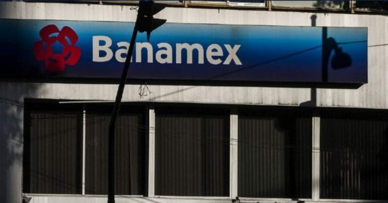 Un empresario cercano a la 4T y AMLO ya dijo que está analizando la posible compra de Banamex. ¿Será que le gane a otros interesados? Foto: Sin Embargo