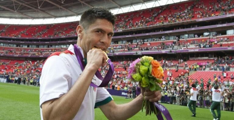 El delantero Oribe Peralta ha anunciado su retiro de las canchas; ya no habrá más goles para el ex jugador, que se despide a los 38 años. Foto: Redes sociales