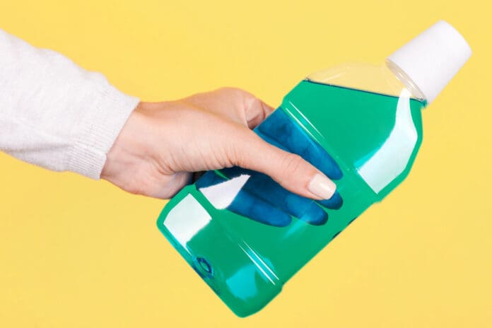 Xyntrus, el enjuague bucal que neutraliza al Covid-19 en un 99.9%