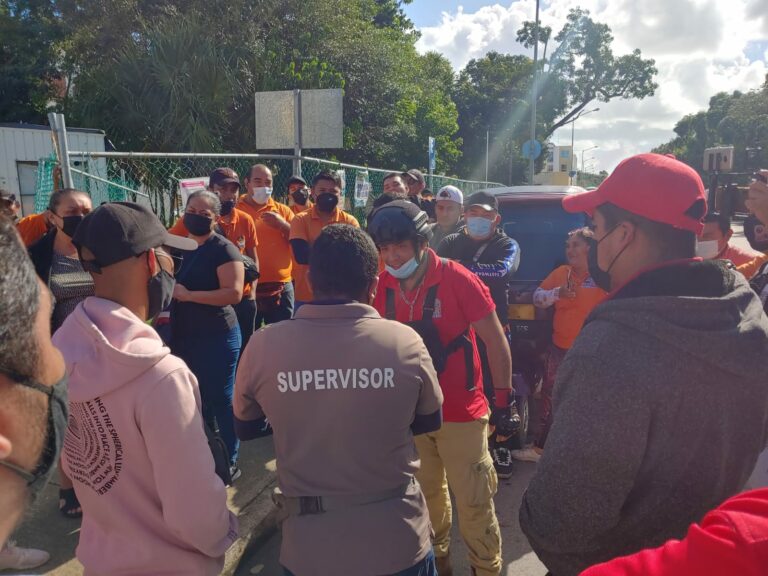 Estalla conflicto entre mototaxistas de Cancún por la disputa de un paradero