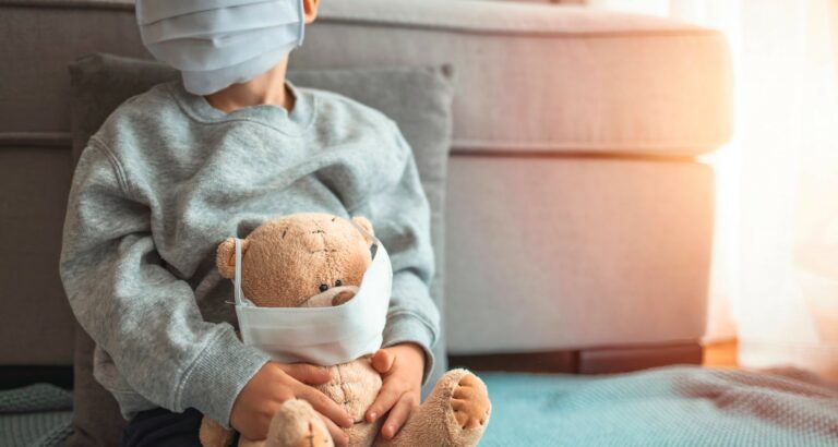 Detectan crup o “tos de perro” en niños de 5 años con Covid-19