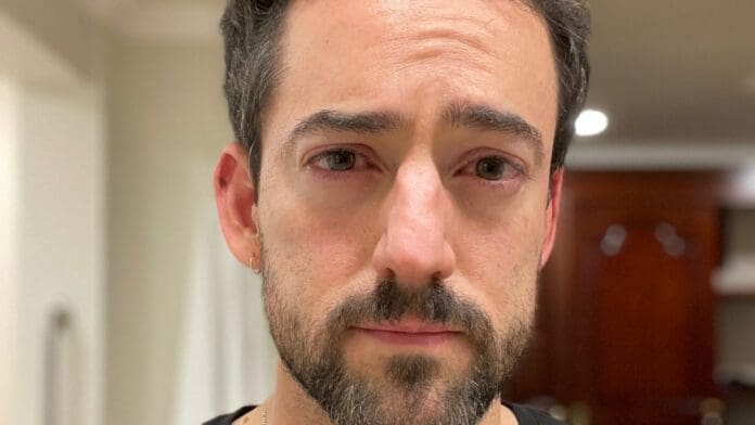 Luis Gerardo pide vacunarse tras morir su papá de Covid