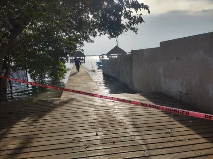 Hallan cuerpo de una mujer flotando en la laguna de Bacalar