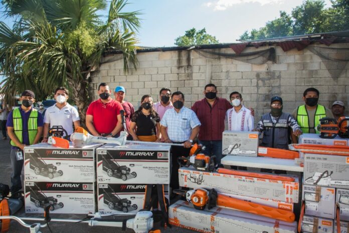 Entregan al DIF Tulum equipo para la Dirección de Servicios Públicos