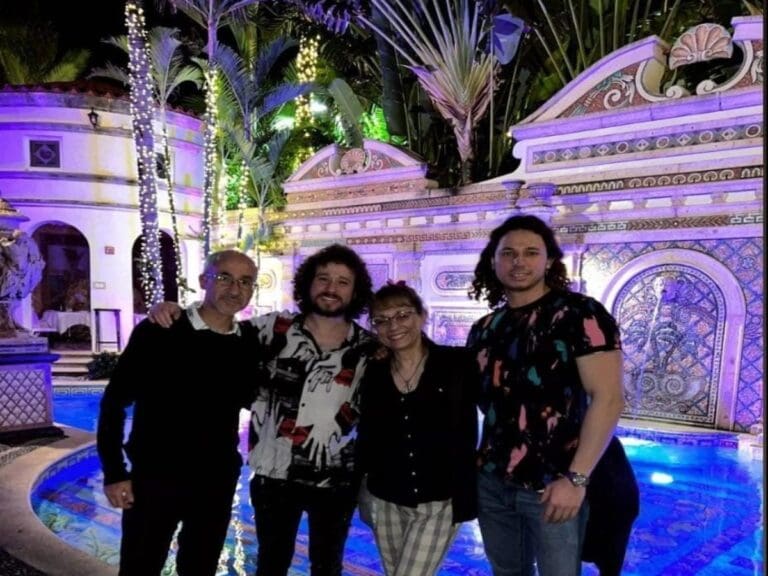 ‘Sinceramente pensé que iba a ser más’: Luisito Comunica pagó 12 mil pesos en un restaurante Miami