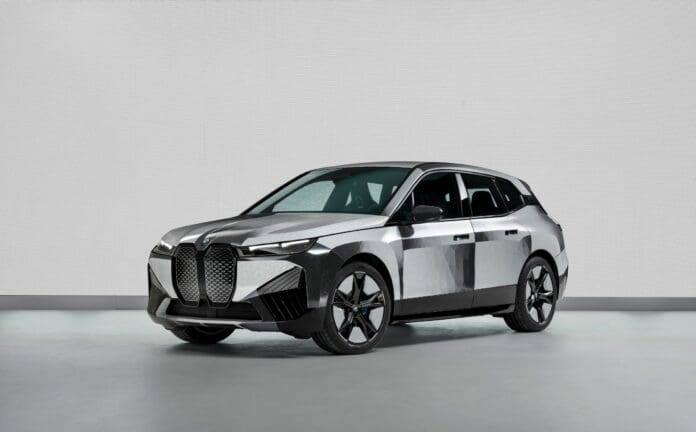 El nuevo BMW iX cambia de color pulsando un botón